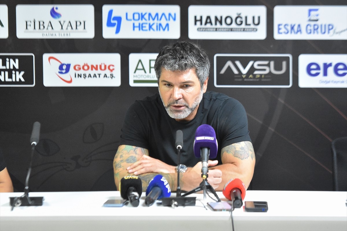 Trendyol 1. Lig'de 2025-2025 sezonunun ikinci hafta maçı İmaj Altyapı Vanspor-Esenler Erokspor...