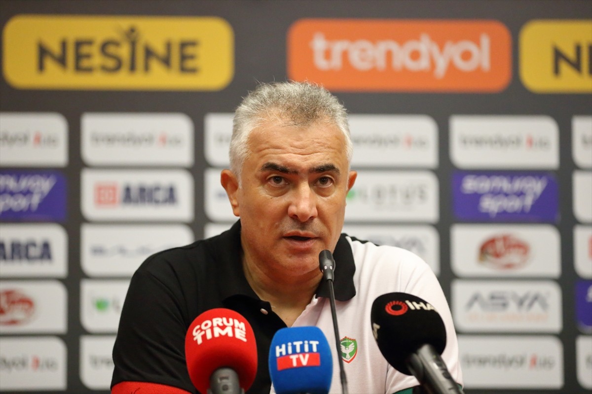 Trendyol 1. Lig'in ilk haftasında Çorum FK, konuk ettiği Amed Sportif Faaliyetler'i 2-0 yendi....