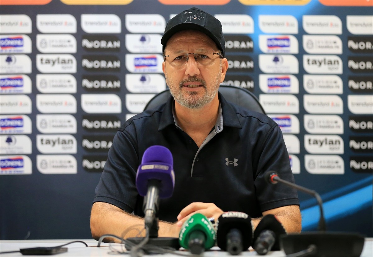 Trendyol 1. Lig’in 4. haftasında Manisa FK ile Alagöz Holding Iğdır FK, Manisa 19 Mayıs Stadı’nda...