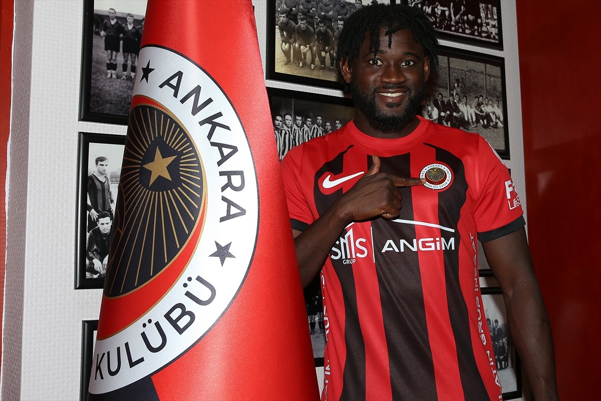 Trendyol Süper Lig takımlarından Gençlerbirliği, Malili forvet oyuncusu Sekou Koita’yı kiralık...