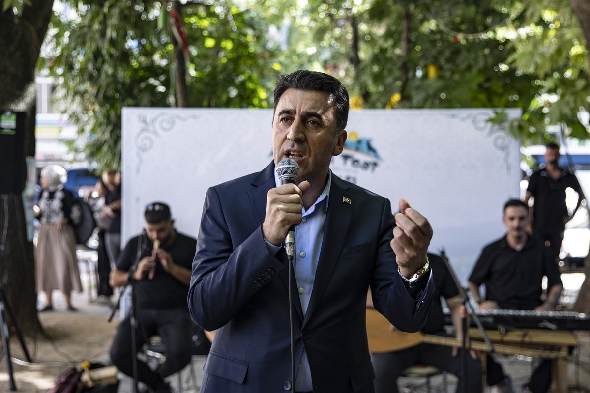 Tunceli'de konser, rafting, moto tur, paramotor gösterisi ve trekking gibi çeşitli etkinliklerin...