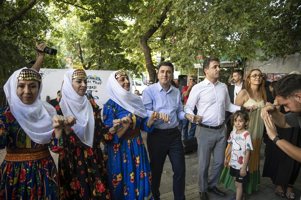 Tunceli'de konser, rafting, moto tur, paramotor gösterisi ve trekking gibi çeşitli etkinliklerin...