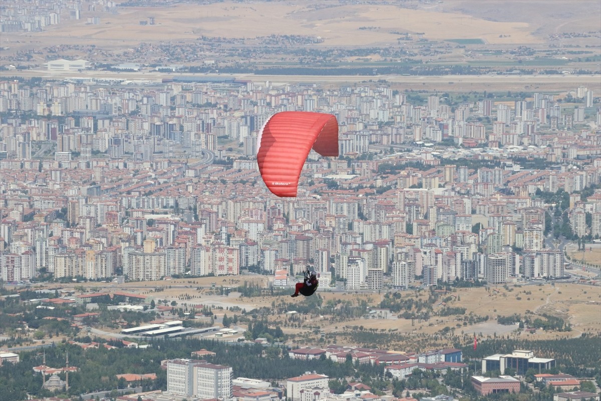 Türkiye Yamaç Paraşütü Şampiyonası ve Dünya Kupası Ön Eleme Şampiyonası, Kayseri'de devam...