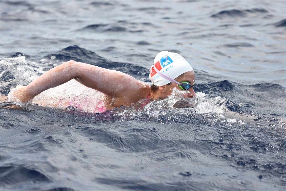 Ultra maraton yüzücüsü Bengisu Avcı, dünyada 7 açık su kanalından oluşan Oceans Seven (Okyanus...