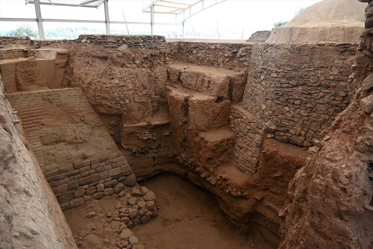 UNESCO Dünya Miras Listesi'ndeki Sardes Antik Kenti'nde, yaklaşık 120 yıldır yürütülen arkeolojik...