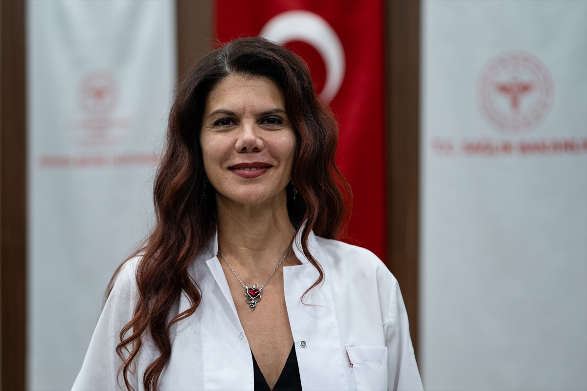 Bilkent Şehir Hastanesi Kalp ve Damar Cerrahisi Uzmanı Doç. Dr. İlknur Günaydın, sıcak havaların...