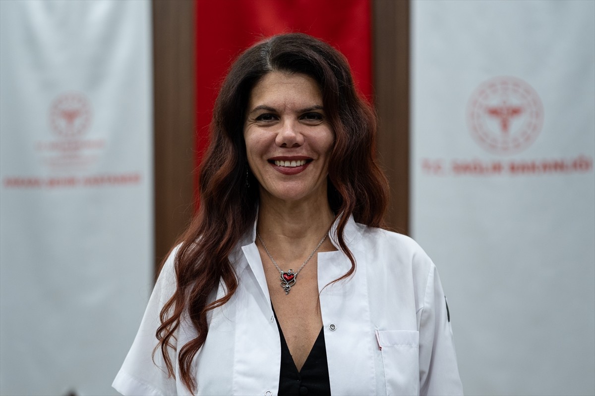 Bilkent Şehir Hastanesi Kalp ve Damar Cerrahisi Uzmanı Doç. Dr. İlknur Günaydın, sıcak havaların...