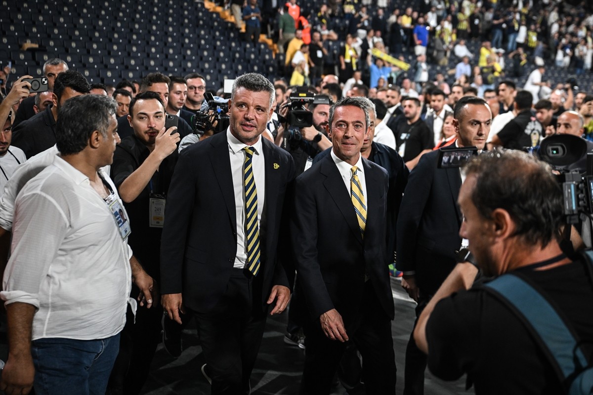 Fenerbahçe Kulübünde gerçekleştirilen olağanüstü seçimli genel kurulda resmi olmayan sonuçlara...