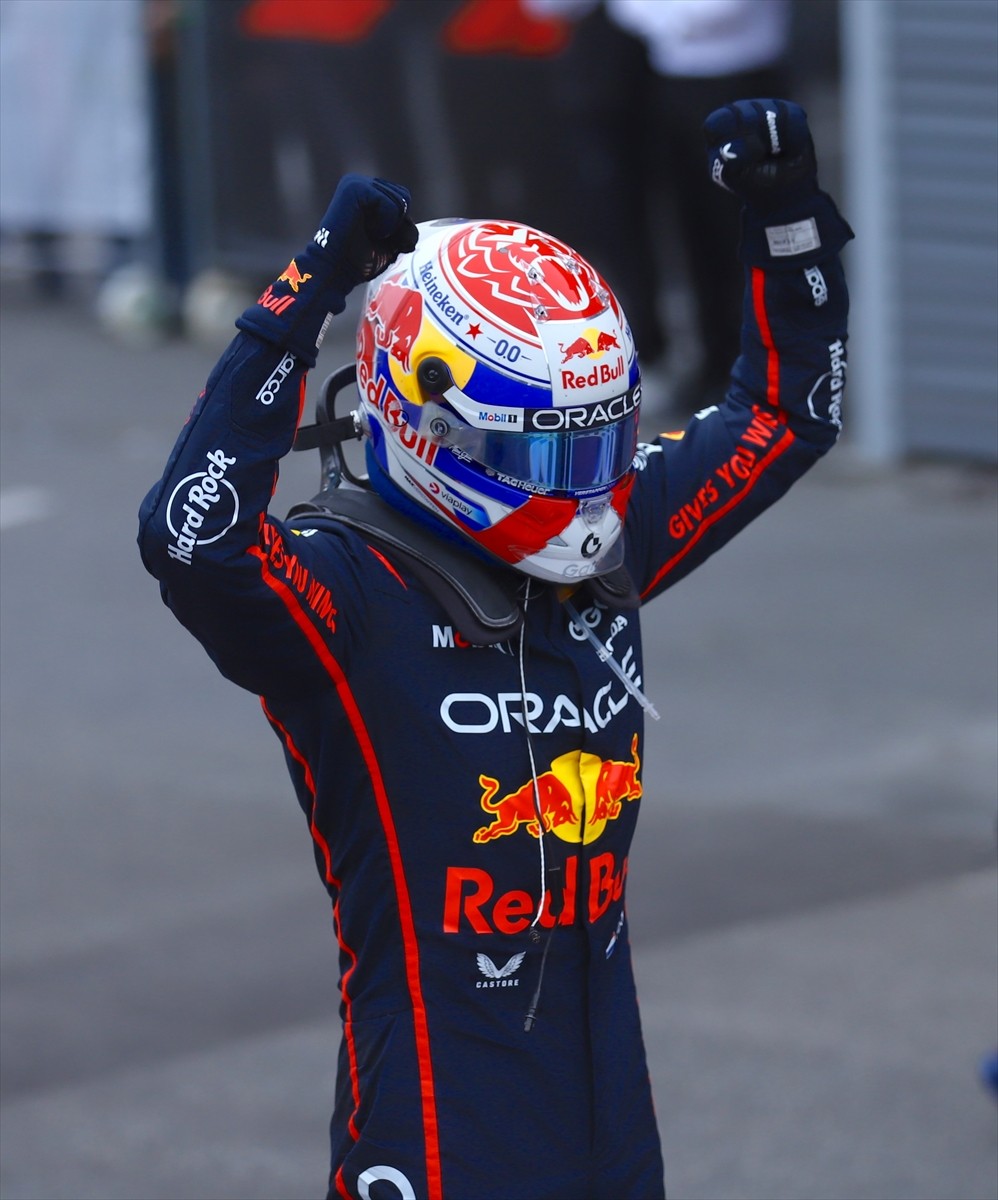 Formula 1 Dünya Şampiyonası'nda sezonun 17. yarışı Azerbaycan Grand Prix'sini Red Bull'un...