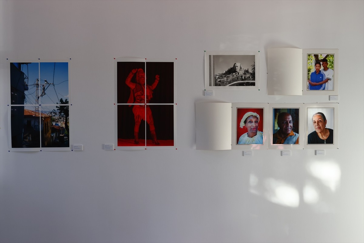 Fransız fotoğrafçı Philippe Dupuich'in İzmir Fransız Kültür Merkezi'nde açılan "Afro-Turk Spirit"...