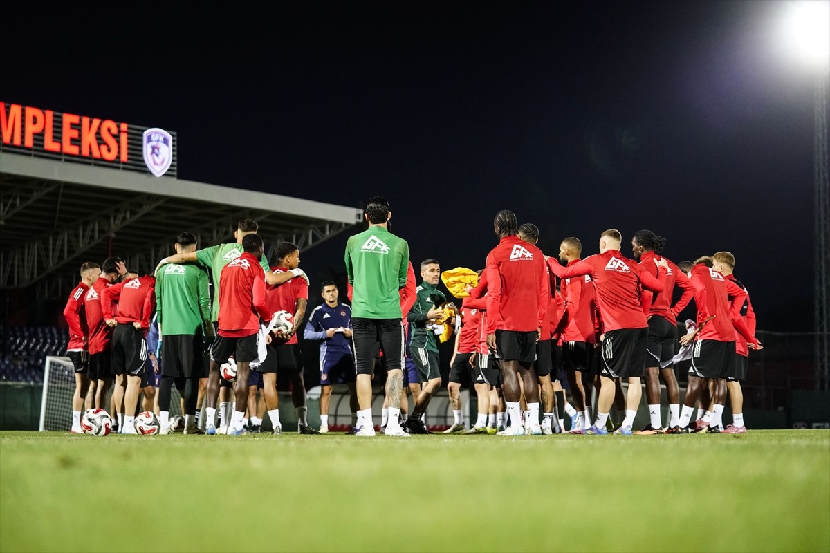 Gaziantep FK, Trendyol Süper Lig'in 7. haftasında konuk edeceği Samsunspor maçının hazırlıklarını...