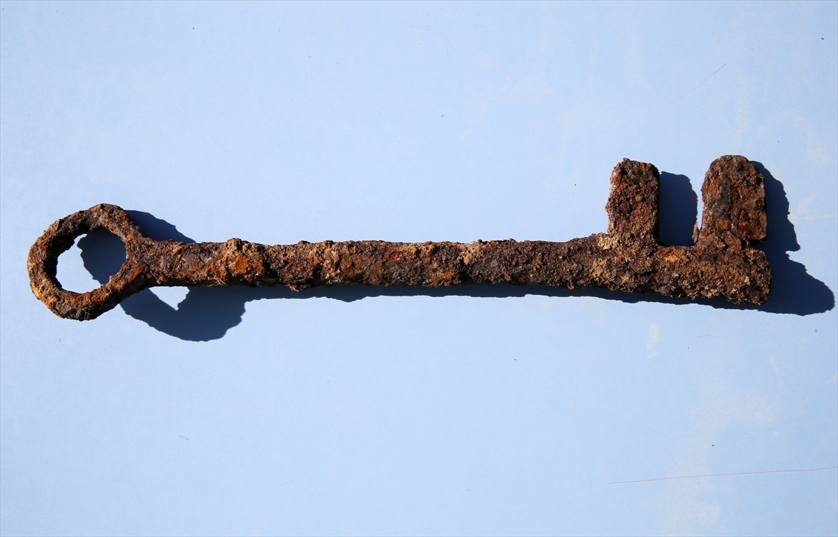 Geçmişte birçok medeniyete ev sahipliği yapan Bitlis Kalesi'nde yürütülen arkeolojik kazılarda...