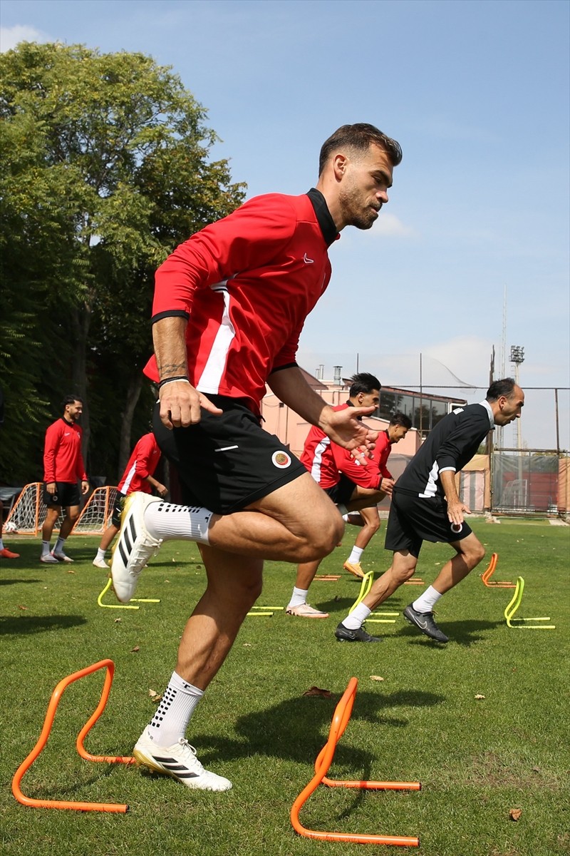 Gençlerbirliği, Trendyol Süper Lig'in 7. haftasında deplasmanda Zecorner Kayserispor ile...