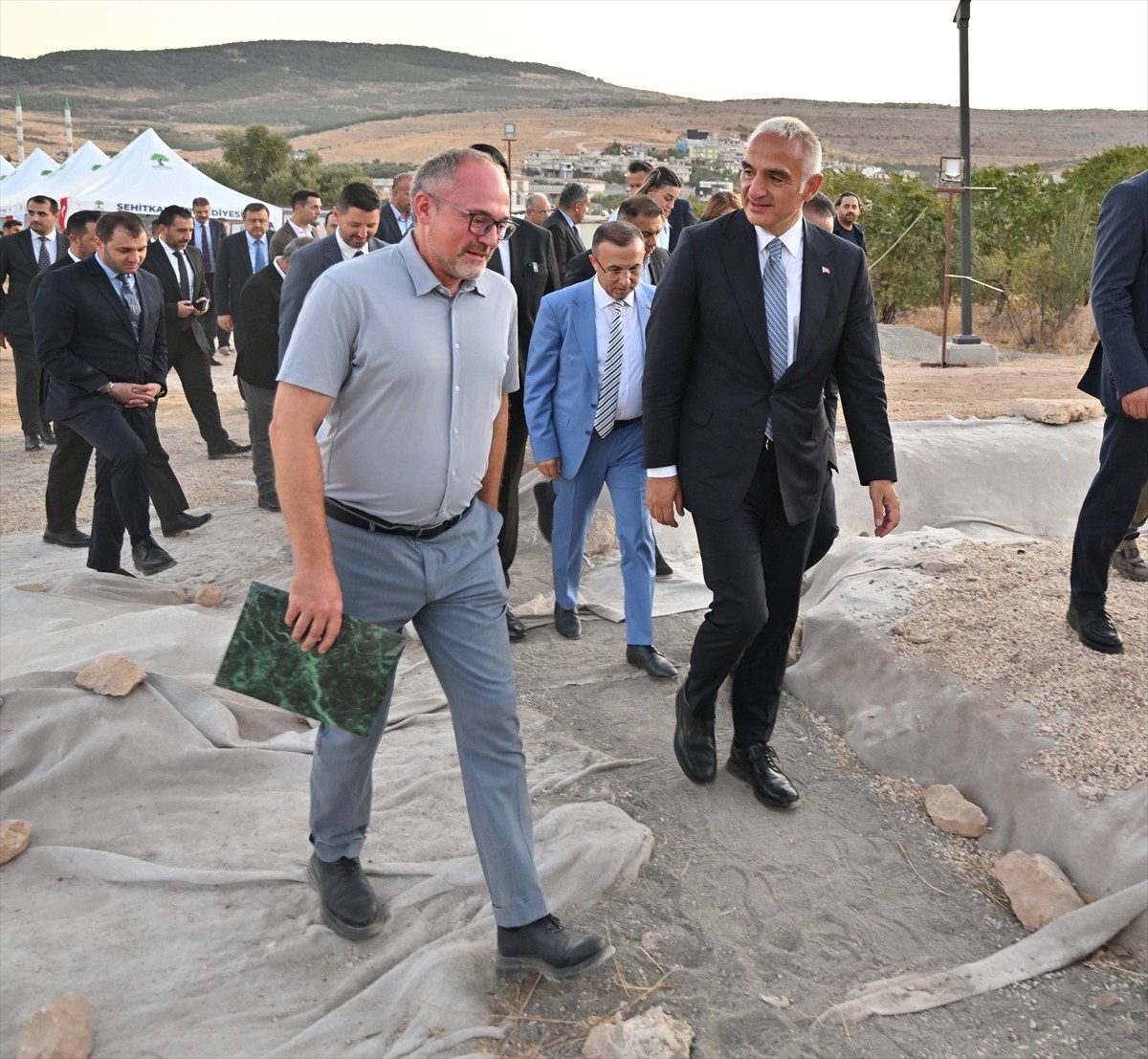 Kültür ve Turizm Bakanı Mehmet Nuri Ersoy, insanlık tarihinin en eski yerleşimlerinden biri olan...