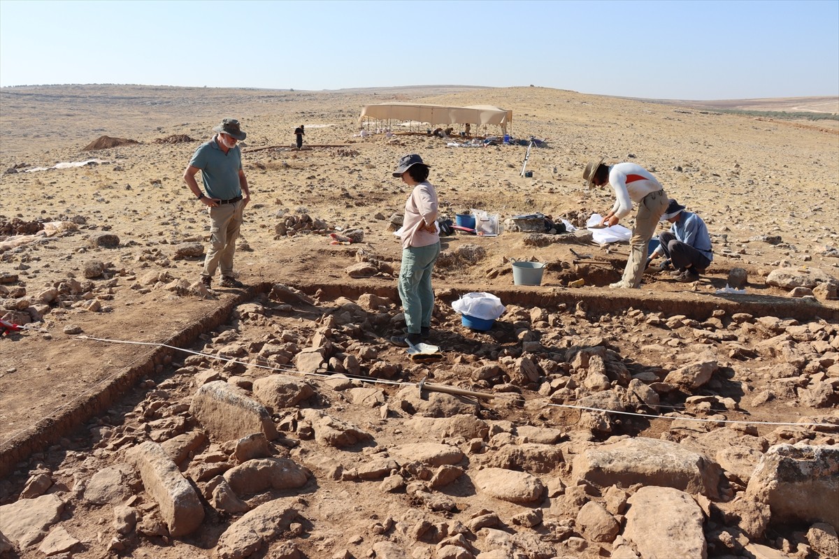 Liverpool Üniversitesi Arkeoloji Bölümü Öğretim Üyesi Prof. Dr. Douglas Baird (solda), 30 yıldır...