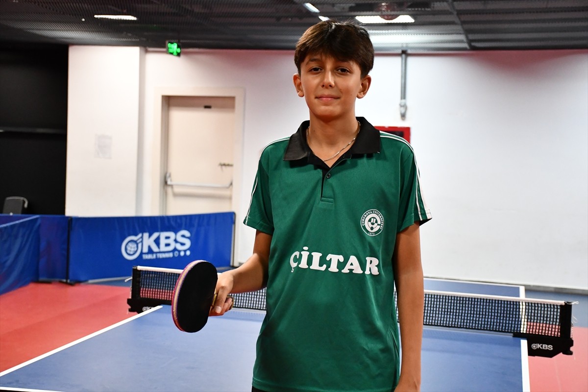 Masa tenisinde başarılı bir sezon geçiren 14 yaşındaki milli sporcu Görkem Öçal, Romanya'da...