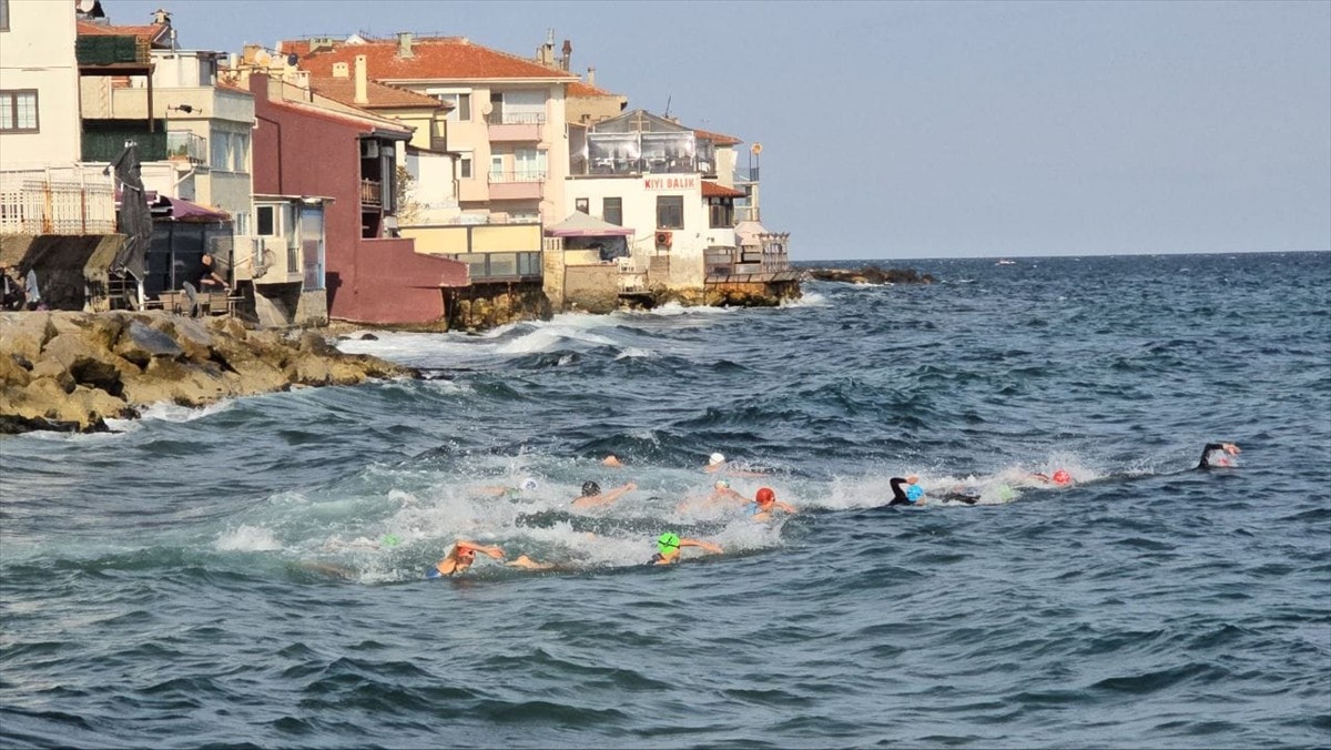Mudanya Belediyesi ile Türkiye Triatlon Federasyonu iş birliğiyle düzenlenen 2025 Avrupa Triatlon...