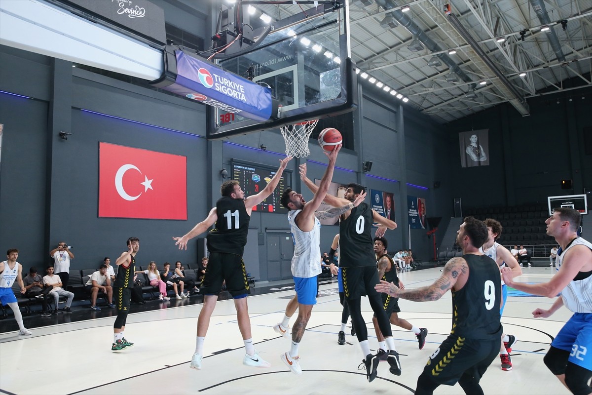 Muğla'nın Datça ilçesinde 8 Eylül 2024'de otomobilin çarpması sonucu hayatını kaybeden eski milli...