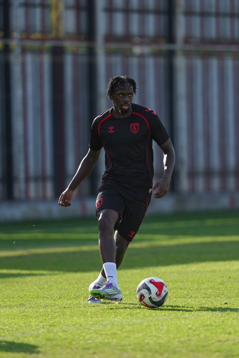 Samsunspor, Trendyol Süper Lig'de Kasımpaşa ile oynayacağı 3. hafta erteleme maçının...