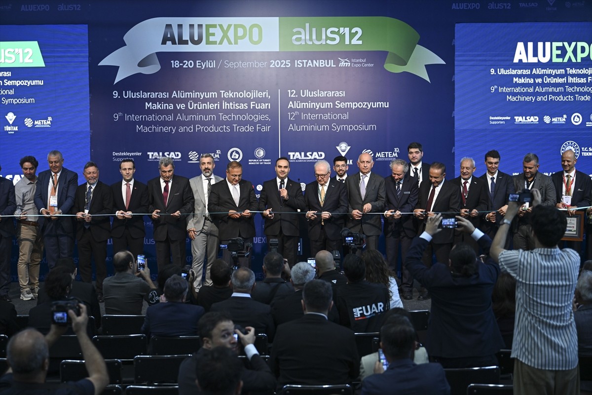 Sanayi ve Teknoloji Bakanı Mehmet Fatih Kacır, İstanbul Fuar Merkezi'ndeki 9. Uluslararası...