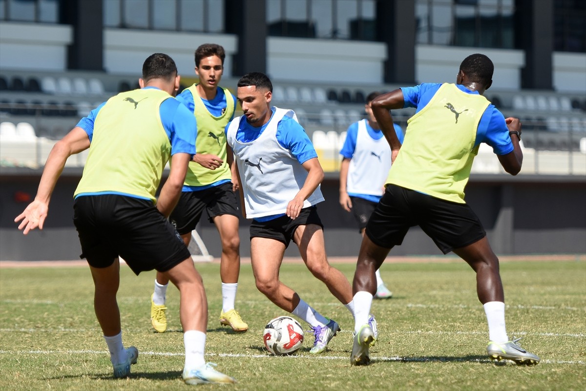 Trendyol 1. Lig'in 8. haftasında yarın Sipay Bodrum FK'yi konuk edecek Manisa FK, hazırlıklarını...