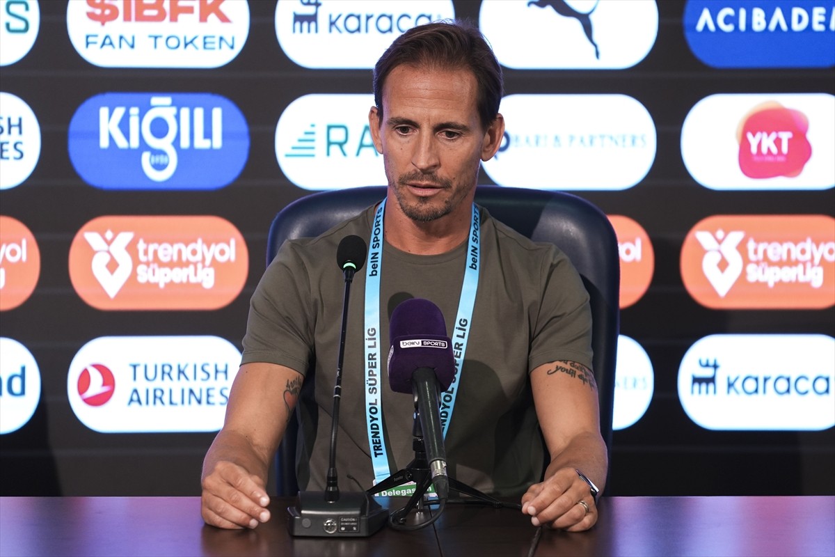 Trendyol Süper Lig'in 6. haftasında konuk olduğu RAMS Başakşehir ile 1-1 berabere kalan Corendon...