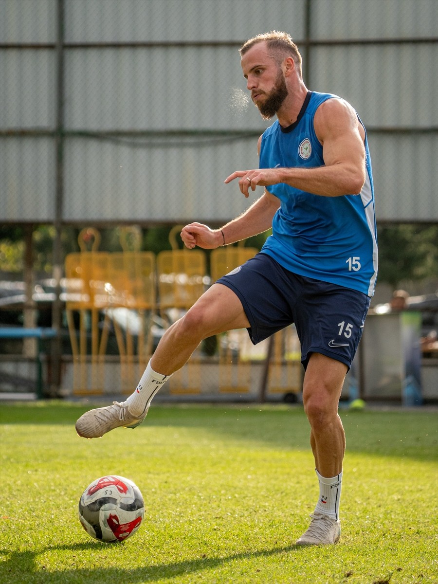 Trendyol Süper Lig ekiplerinden Çaykur Rizespor, deplasmanda Kocaelispor ile oynayacağı maçın...