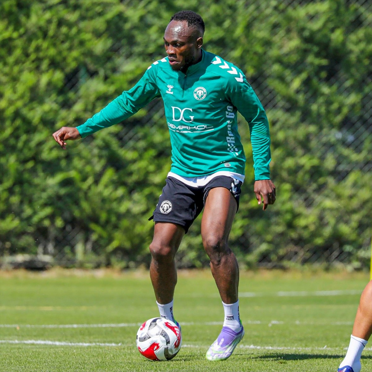 TÜMOSAN Konyaspor, Trendyol Süper Lig'in 7. haftasında sahasında oynayacağı RAMS Başakşehir...