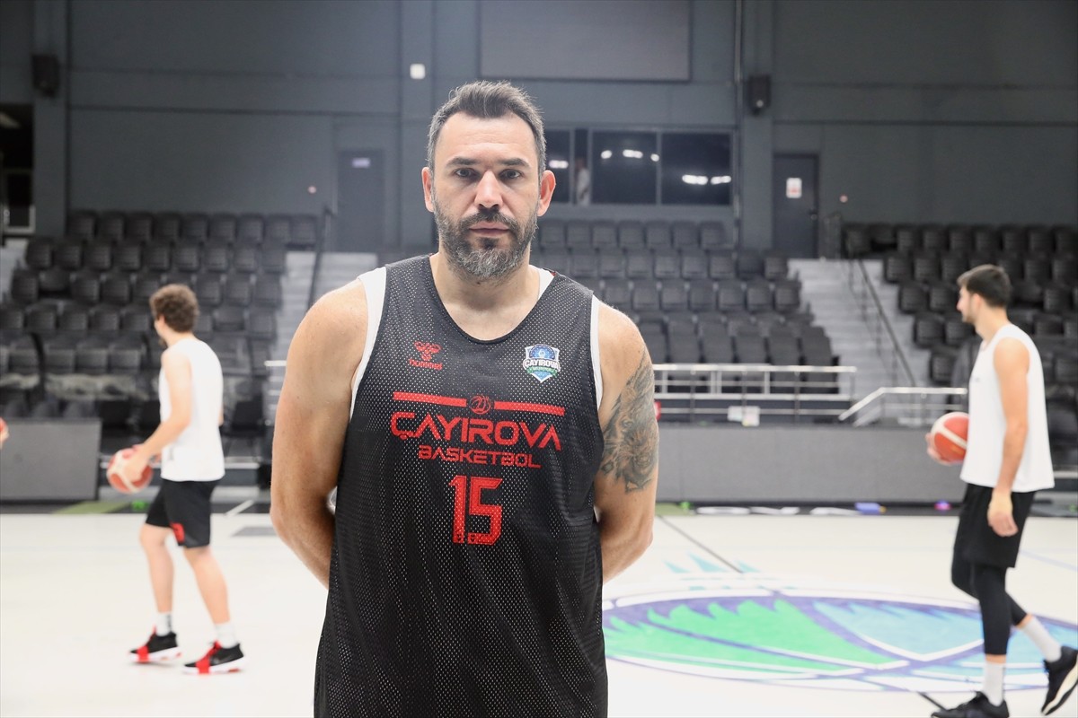 Türkiye Basketbol Ligi'nde (TBL) mücadele eden Çayırova Belediyesi, kurduğu iddialı kadrosuyla...