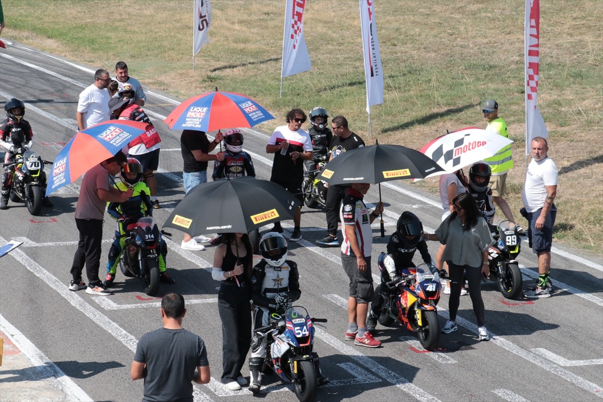 Türkiye Süpermoto Şampiyonası'nın 4. ayak yarışları, Kocaeli'de tamamlandı.