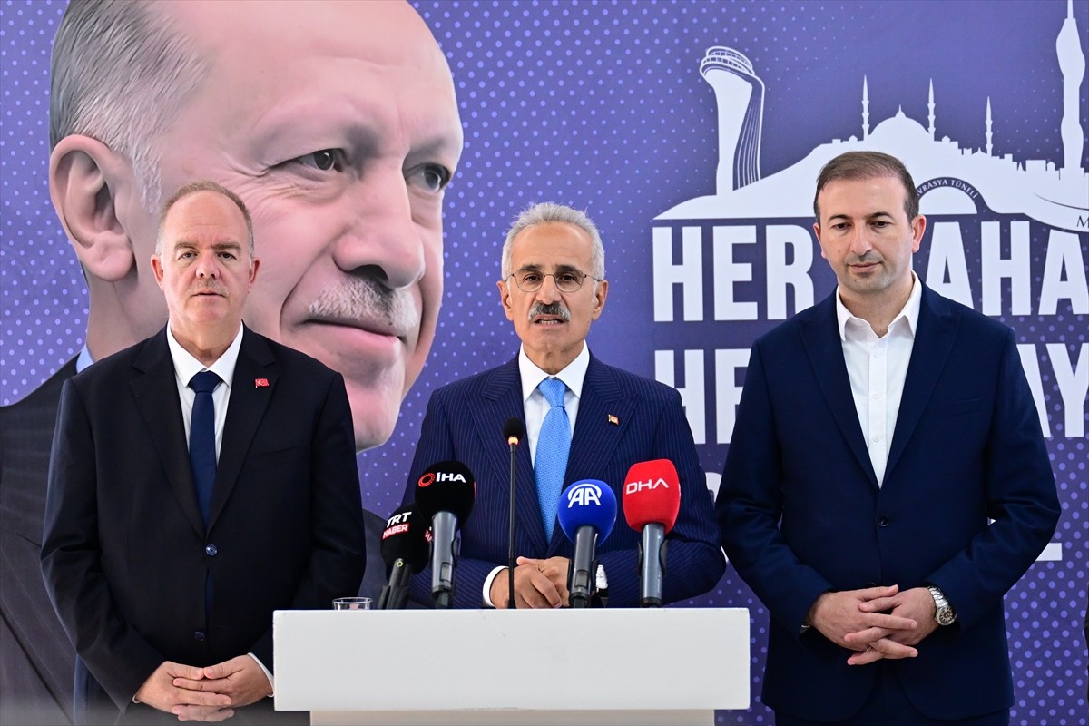 Ulaştırma ve Altyapı Bakanı Abdulkadir Uraloğlu, "Türkiye Yüzyılı Buluşmaları" kapsamında AK Parti...