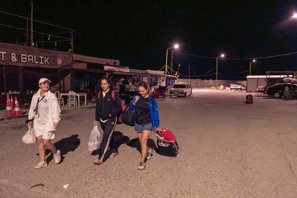 5. İskenderun Körfezi Açık Deniz Yüzme Maratonu, Adana'da başladı. Yumurtalık ilçesinde düzenlenen...