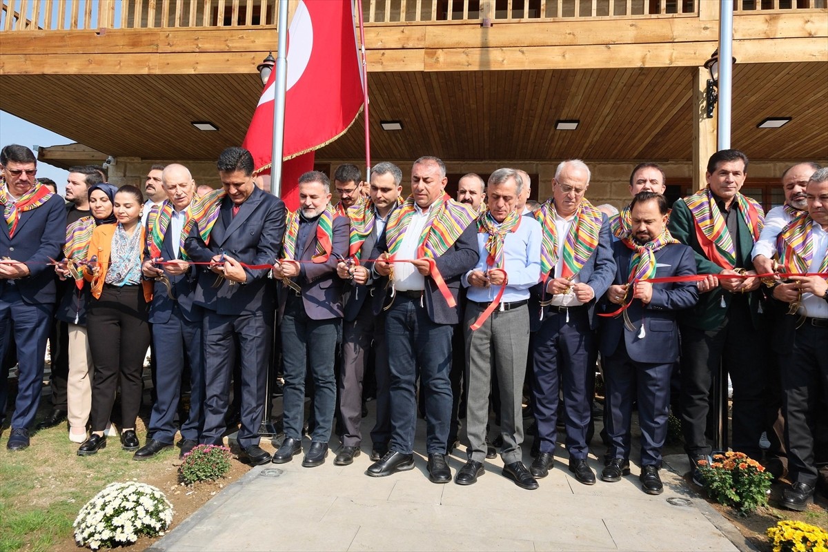 Adana'nın Kozan ilçesinde olimpiyat şampiyonu İsmet Atlı anısına bu yıl 9'uncu kez organize edilen...