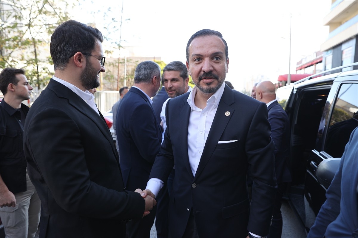 AK Parti Genel Başkan Yardımcısı Kürşad Zorlu (sağda), Mardin'de AK Parti İl Başkanlığını ziyaret...