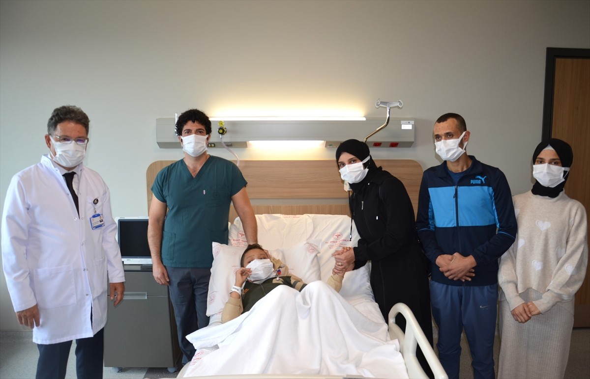 Bursa'da böbrek rahatsızlığı bulunan 9 yaşındaki Suriye uyruklu İdo Alabdul Ghafour, babasından...