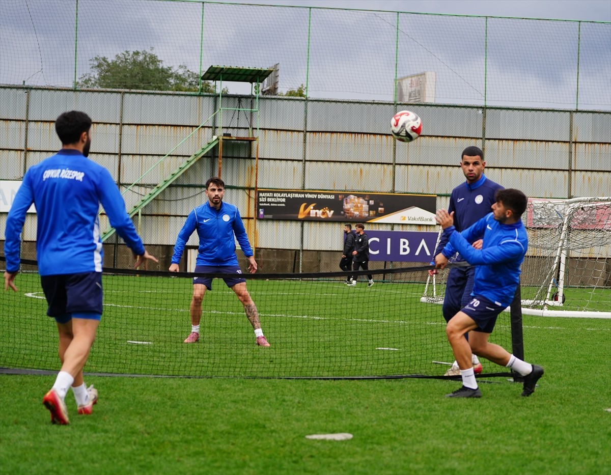 Çaykur Rizespor, Trendyol Süper Lig'in 9. haftasında sahasında Trabzonspor ile yapacağı maçın...