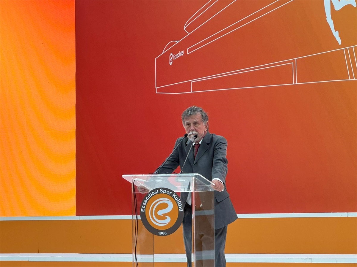 Eczacıbaşı Spor Kulübünün Kartal'da inşası tamamlanan yeni salonunun açılış töreni yapıldı....