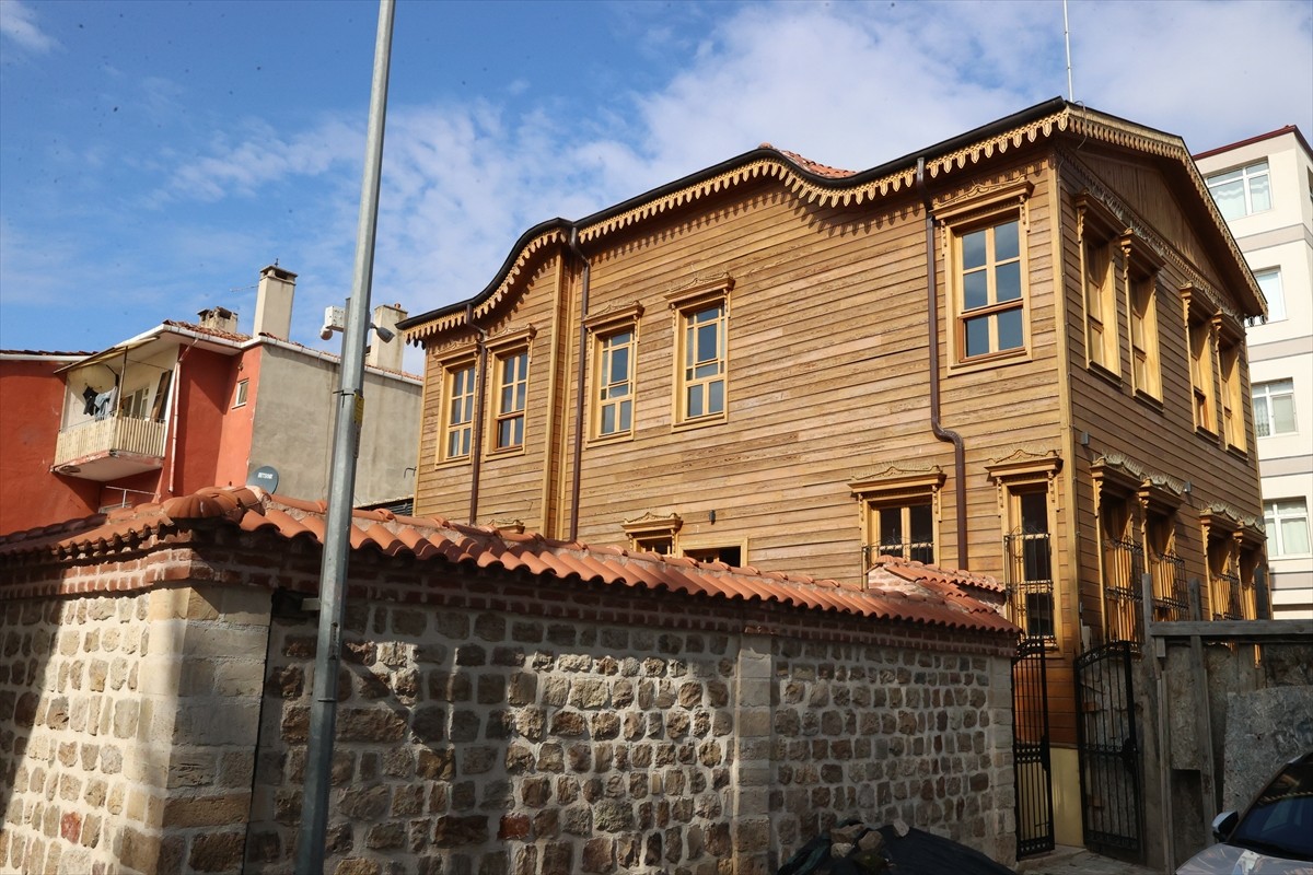 Edirne'nin Kaleiçi semtinde yer alan ve halk arasında "Matmazel Klara'nın Konağı" olarak bilinen...