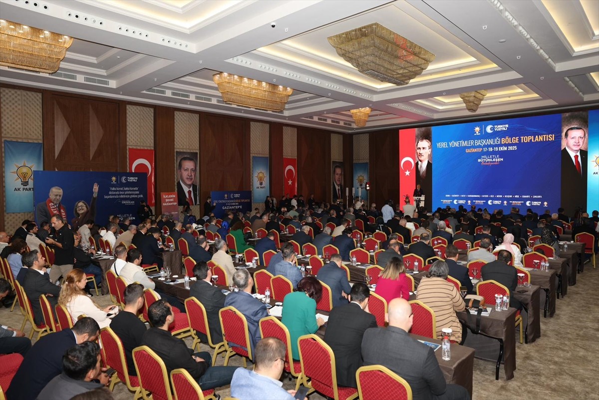 Gaziantep'te AK Parti Yerel Yönetimler Bölge Toplantısı düzenlendi. AK Parti Gaziantep İl Başkanı...