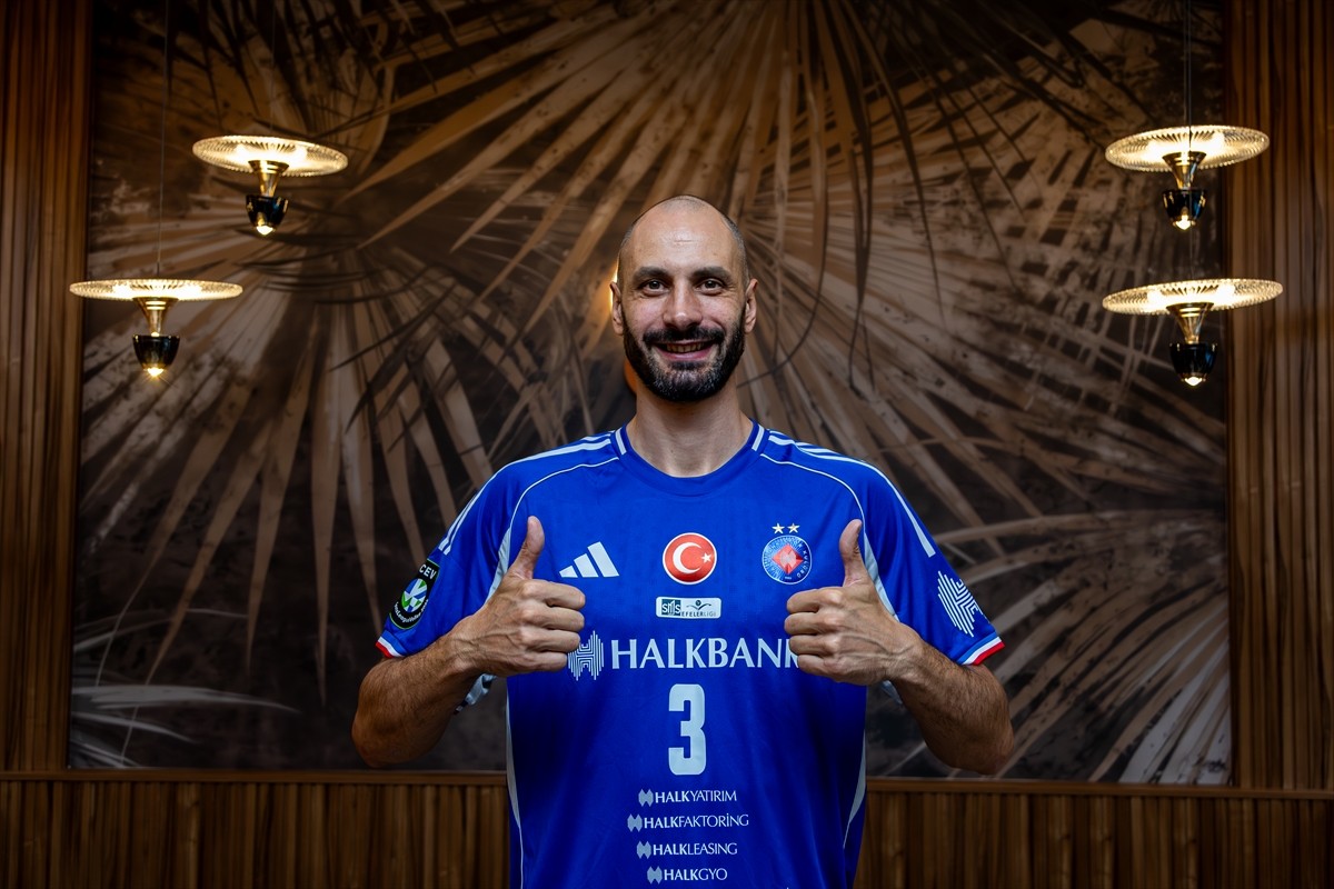 Halkbank Erkek Voleybol Takımı, Bulgar smaçör Matey Kaziyski ile anlaşma sağladı.