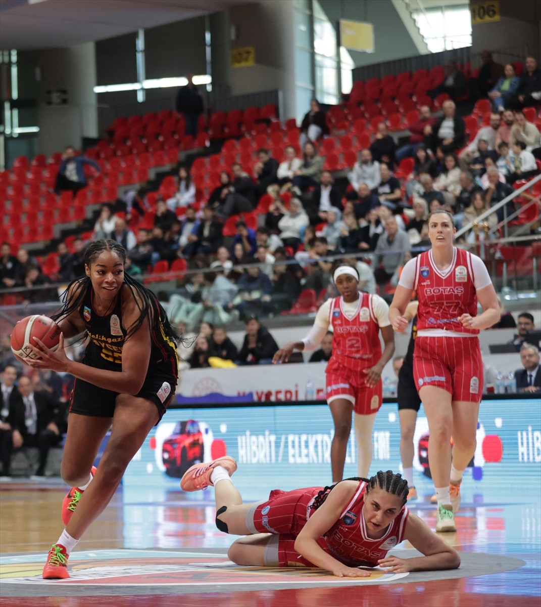 Halkbank Kadınlar Basketbol Süper Ligi'nin ikinci haftasında Melikgazi Kayseri Basketbol ile BOTAŞ...