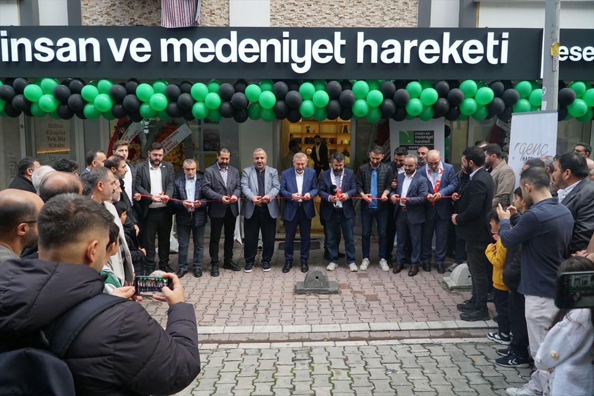 İnsan ve Medeniyet Hareketinin (İMH) Esenyurt temsilciliği düzenlenen törenle açıldı. İnönü...