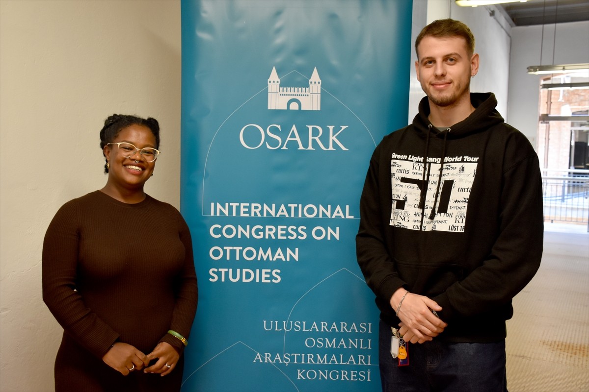 İtalya'nın Venedik kentindeki 4. Uluslararası Osmanlı Araştırmaları Kongresi'ne (OSARK) katılan...