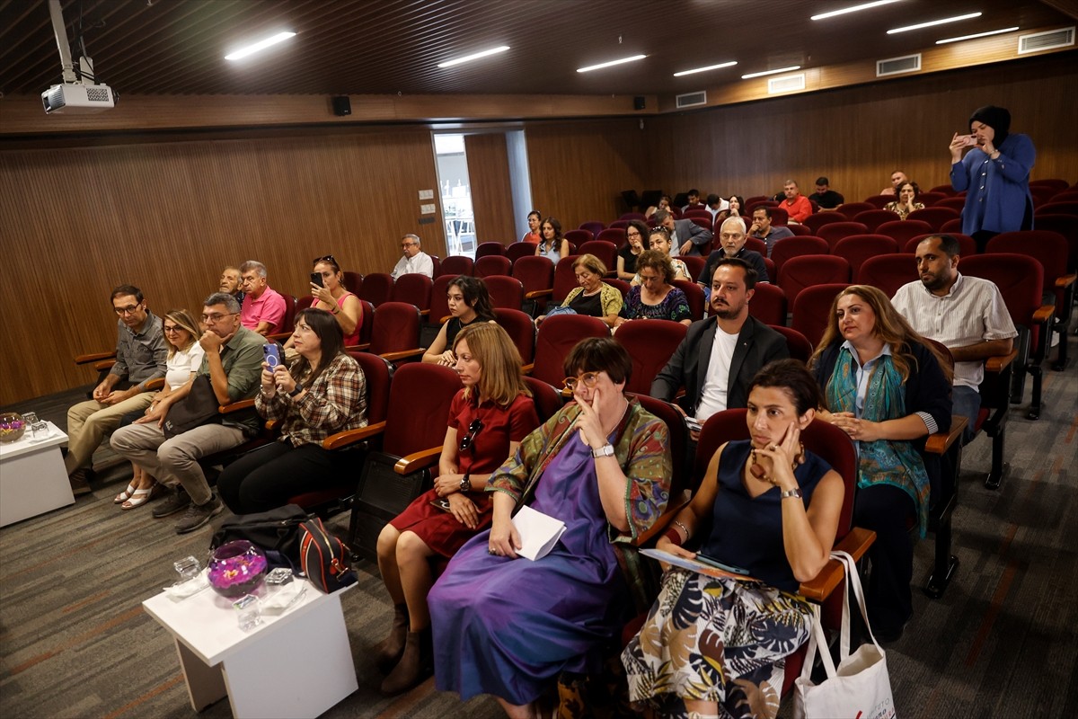 Mersin'de, "Elaiussa Sebaste Antik Kenti Kazısı 30. Yılında Çalıştayı" düzenlendi.