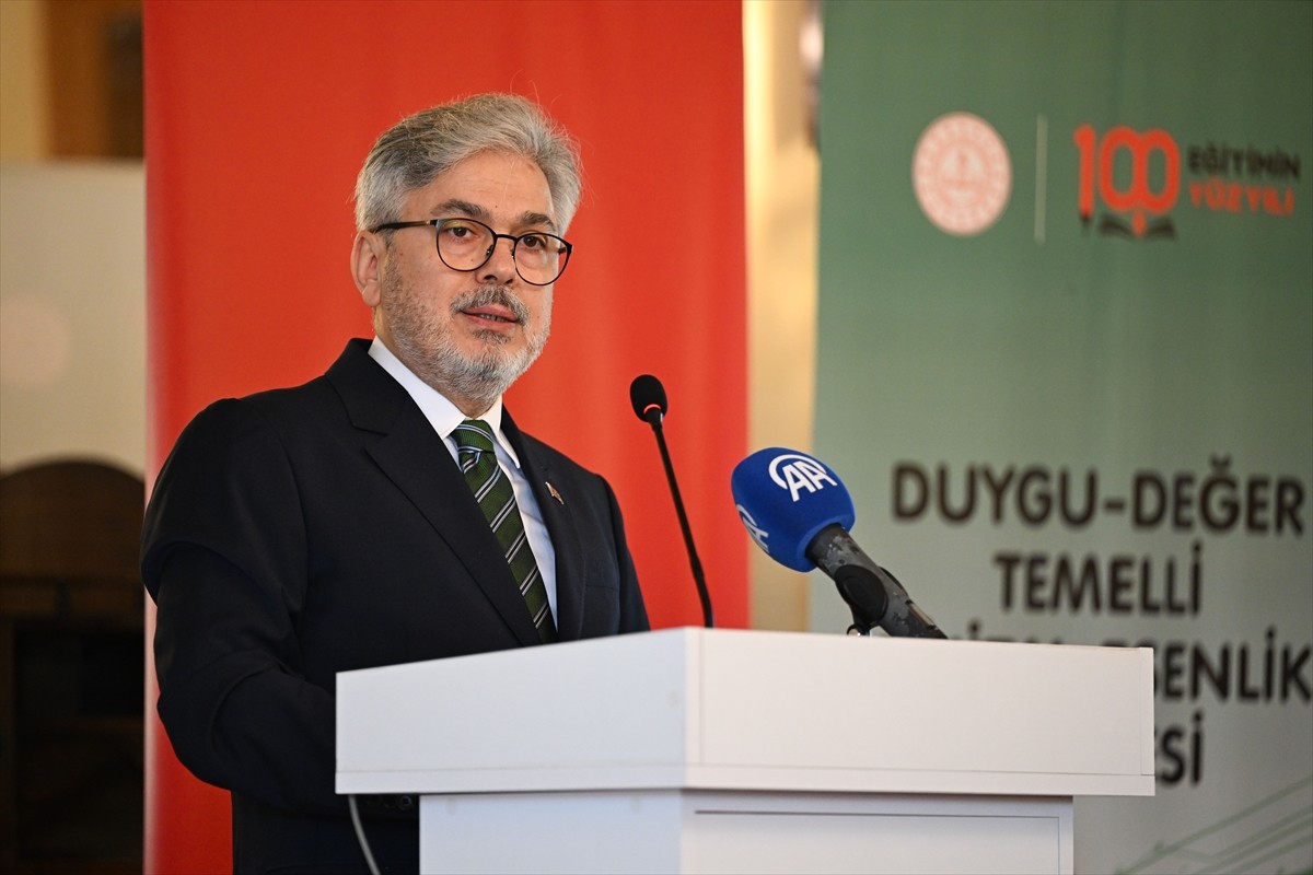 Milli Eğitim Bakan Yardımcısı Ömer Faruk Yelkenci, Üsküdar'da gerçekleştirilen, "Duygu-Değer...