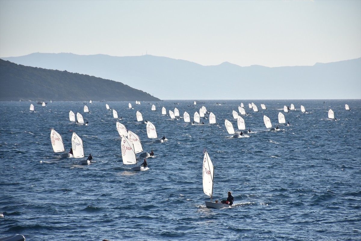 Muğla'nın Bodrum ilçesinde bu yıl 13'üncüsü düzenlenen "Bodrum Uluslararası Optimist Yarışları"...