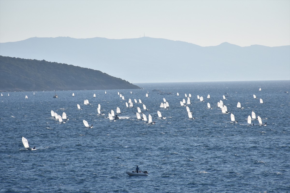Muğla'nın Bodrum ilçesinde bu yıl 13'üncüsü düzenlenen "Bodrum Uluslararası Optimist Yarışları"...