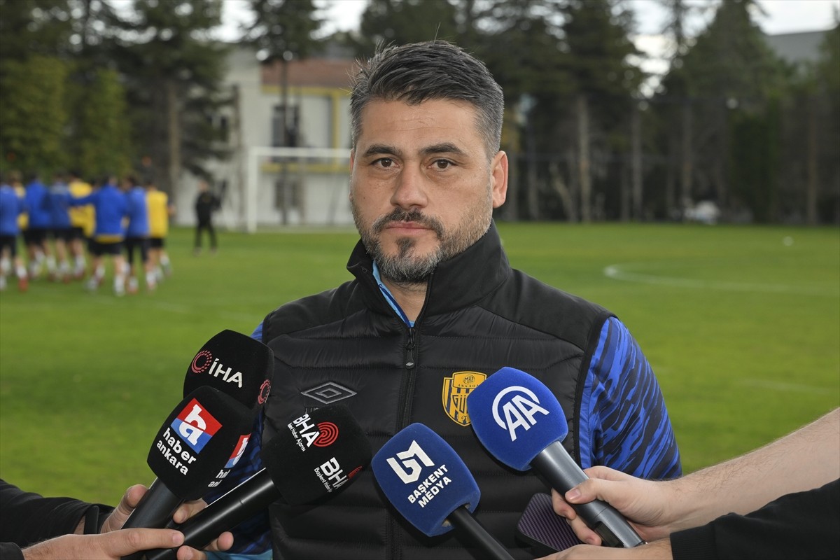 Nesine 2. Lig Beyaz Grup ekiplerinden MKE Ankaragücü, Beştepe Tesisleri'nde antrenman...