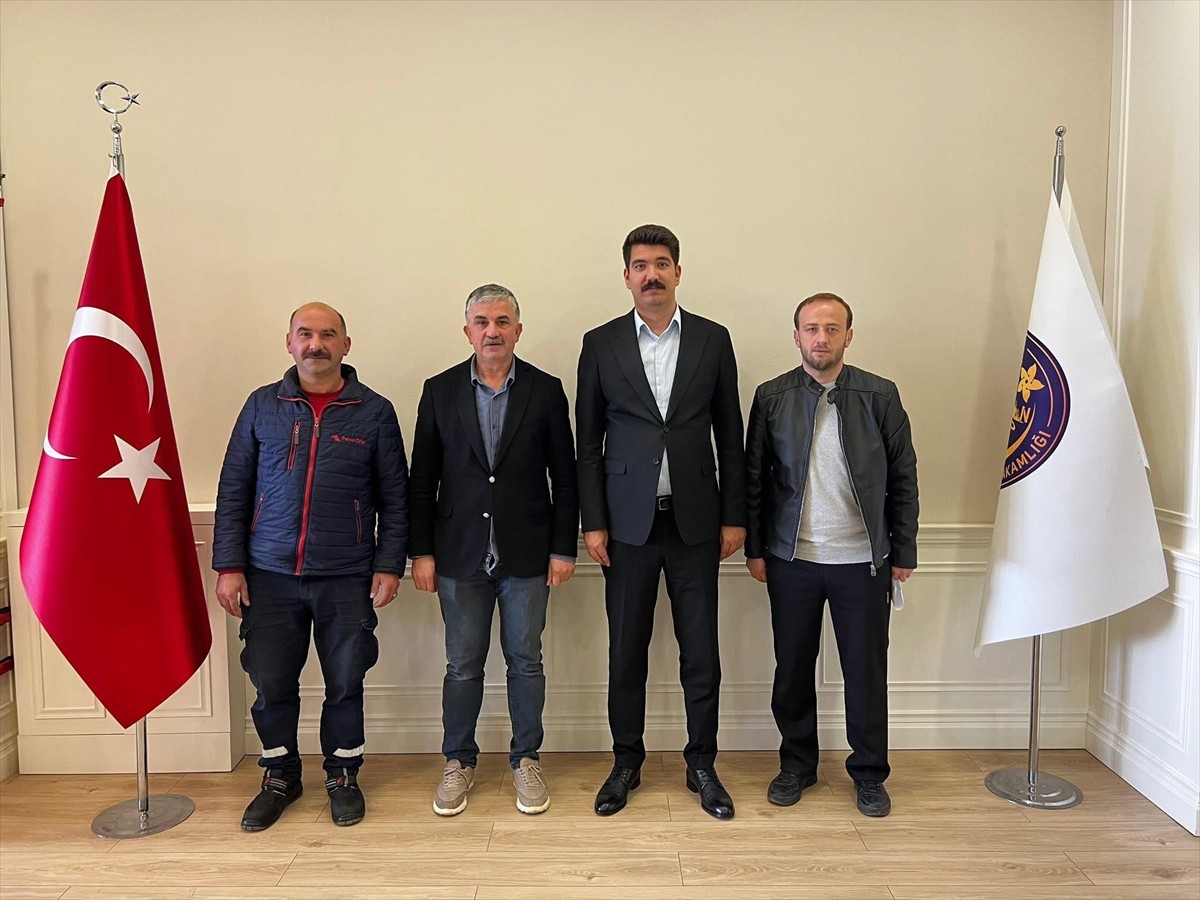 Ordu'nun Korgan Kaymakamı Kerem Tuncer (sağ 2), 1. Amatör Ligi'nde Korgan Belediyespor formasıyla...