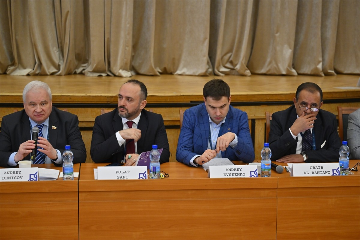 Rusya'nın başkenti Moskova'da düzenlenen forumda, Orta Doğu'daki siyasi süreçler, işbirliği...
